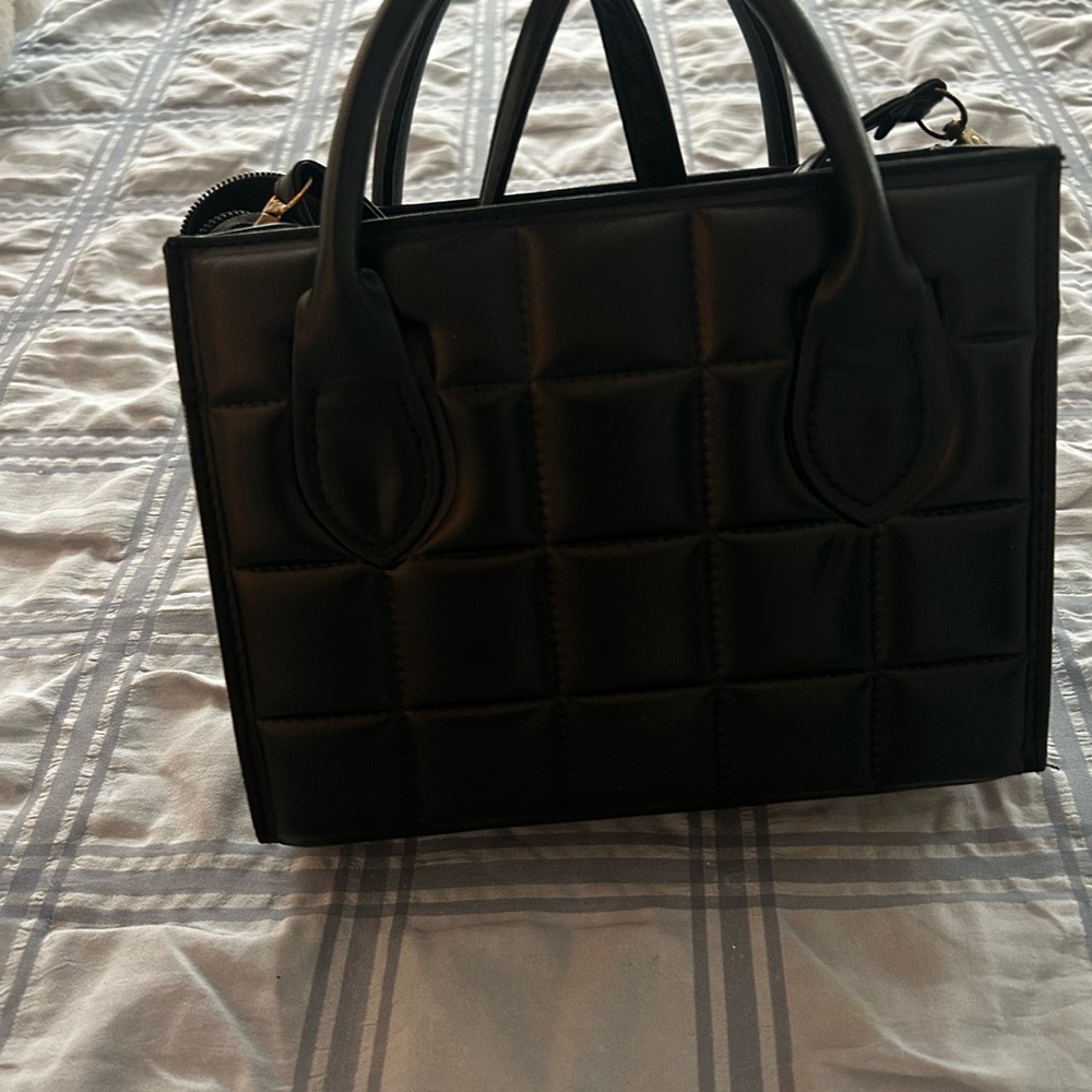 Elegant Black Quilted Handbag